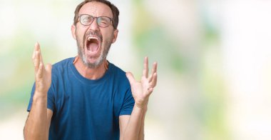 Üzerinde gözlük nedir yakışıklı orta yaş ağarmış komuta sizde arka plan deli izole ve deli bağırarak ve agresif ifade ve silah kaldırdı bağırıyor. Hayal kırıklığı kavramı.