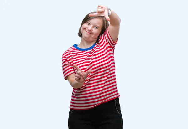 Junge Erwachsene Frau Mit Syndrom Über Isolierten Hintergrund Lächelnd Rahmen — Stockfoto