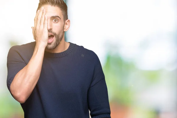 Jonge Knappe Man Trui Dragen Geïsoleerde Achtergrond Die Betrekking Hebben — Stockfoto