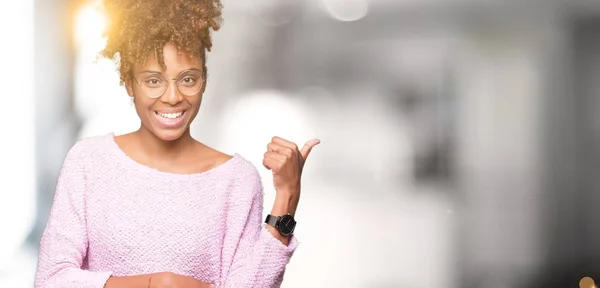 Mooie Jonge African American Vrouw Het Dragen Van Bril Geïsoleerde — Stockfoto