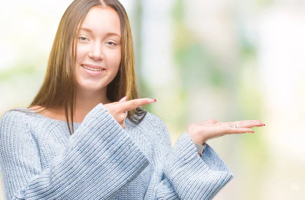 Joven Hermosa Mujer Caucásica Con Suéter Invierno Sobre Fondo Aislado —  Fotos de Stock