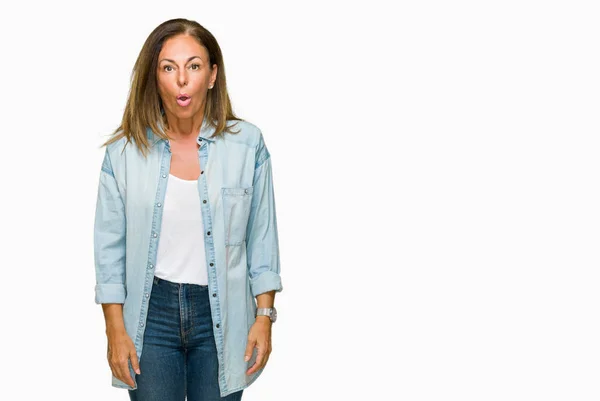 Mulher Adulta Meia Idade Vestindo Camisa Jeans Casual Sobre Fundo — Fotografia de Stock