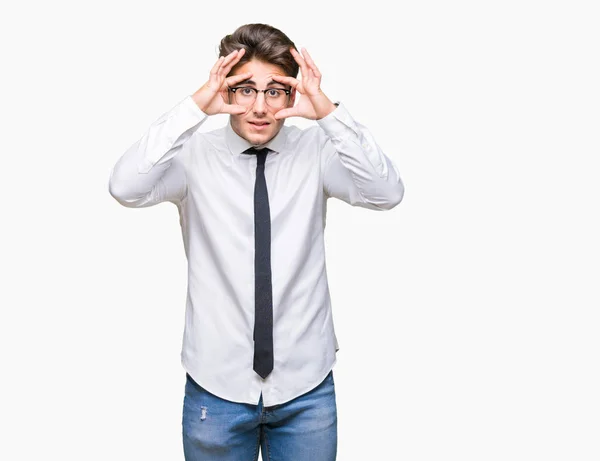 Młody Biznesmen Okularach Białym Tle Próbuje Otworzyć Oczy Palcami Senny — Zdjęcie stockowe