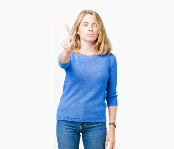 Hermosa Mujer Joven Con Suéter Azul Sobre Fondo Aislado Señalando —  Fotos de Stock