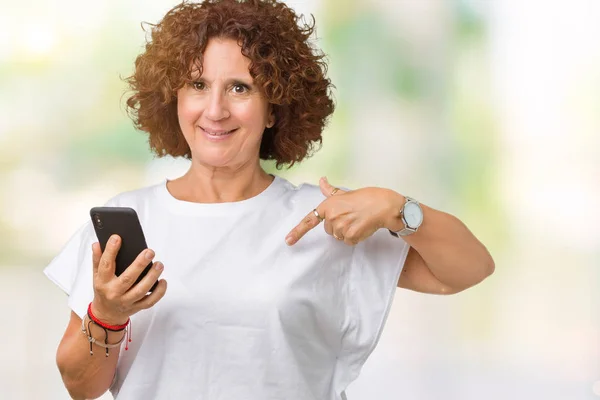 Mujer Senior Mediana Edad Usando Enviando Mensajes Texto Con Teléfono —  Fotos de Stock