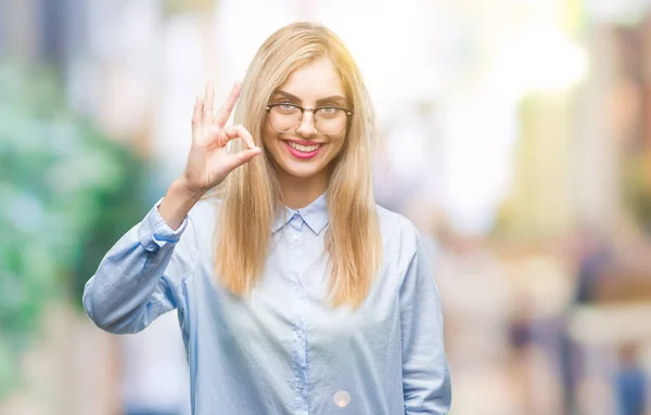 Joven Hermosa Mujer Negocios Rubia Con Gafas Sobre Fondo Aislado — Foto de Stock