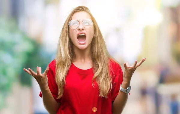 Joven Hermosa Mujer Rubia Con Gafas Sobre Fondo Aislado Loco — Foto de Stock