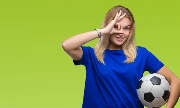 Junge Kaukasische Frau Hält Fußball Über Isoliertem Hintergrund Mit Glücklichem — Stockfoto