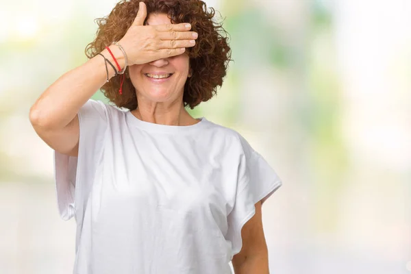 Schöne Seniorin Mittleren Alters Weißem Shirt Vor Isoliertem Hintergrund Lächelnd — Stockfoto