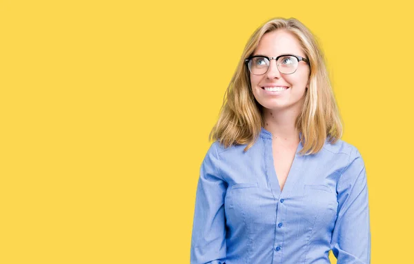 Mulher Negócios Jovem Bonita Sobre Fundo Isolado Sorrindo Lado Olhando — Fotografia de Stock