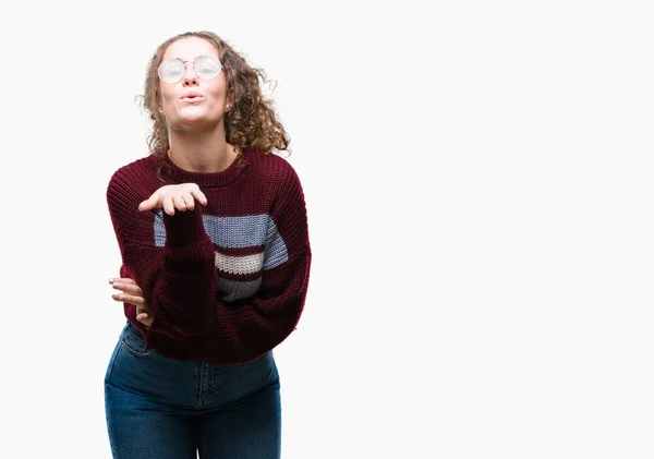 Vackra Brunett Lockigt Hår Ung Flicka Glasögon Över Isolerade Bakgrund — Stockfoto