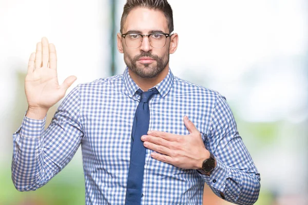 Joven Hombre Negocios Con Gafas Sobre Fondo Aislado Juramento Con — Foto de Stock