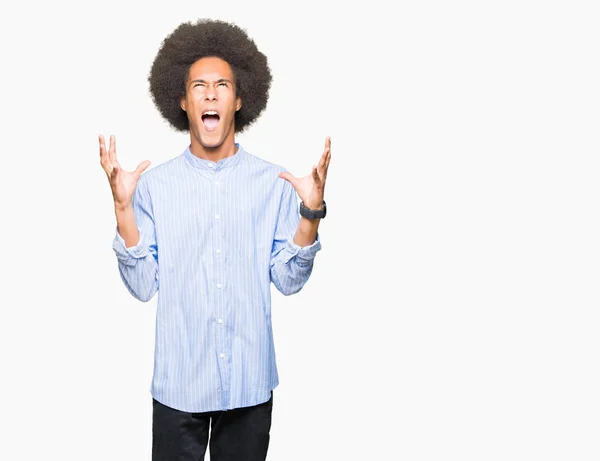 Afro Amerikai Fiatalember Afro Haj Őrült Őrült Kiabálás Ordítás Agresszív — Stock Fotó