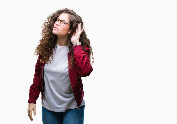 Hermosa Morena Pelo Rizado Joven Con Chaqueta Gafas Sobre Fondo — Foto de Stock