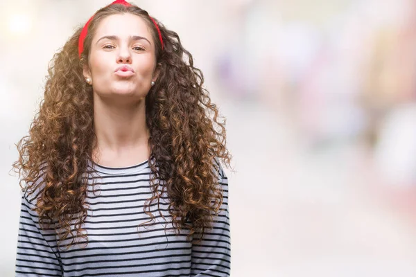 Schöne Brünette Lockige Haare Junges Mädchen Trägt Streifen Pullover Über — Stockfoto