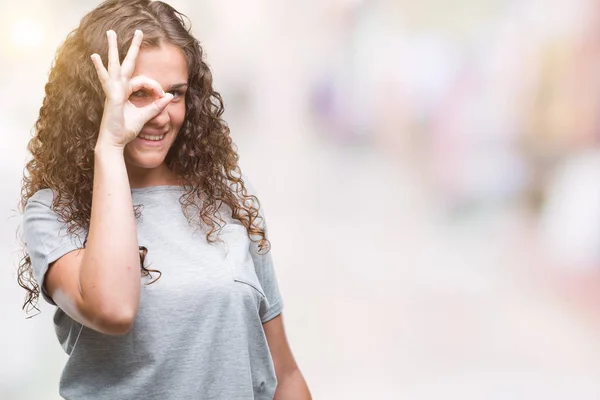 Menina Bonita Cabelo Encaracolado Jovem Morena Vestindo Olhar Casual Sobre — Fotografia de Stock