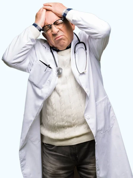 Bell Uomo Anziano Medico Che Indossa Cappotto Medico Che Soffre — Foto Stock