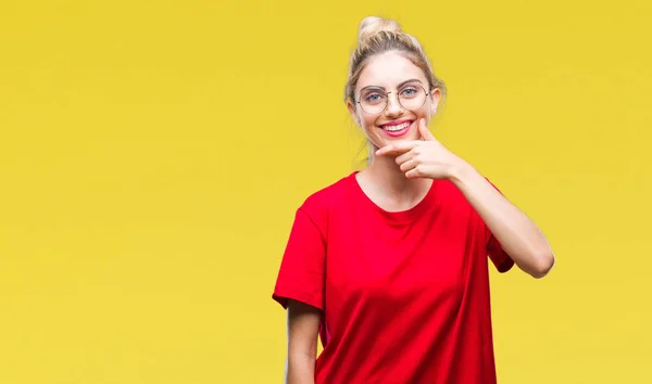 Jonge Mooie Blonde Vrouw Dragen Rode Shirt Glazen Geïsoleerd Achtergrond — Stockfoto