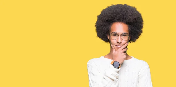 Young African American Man Afro Hair Wearing Glasses Looking Confident — Stock Photo, Image