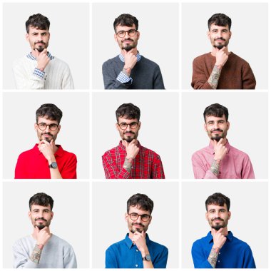 Kolaj emin çapraz kollar ve çeneme kaldırdı el ile gülümseme ile kameraya bakarak izole arka plan üzerinde genç adam. Pozitif düşünce.