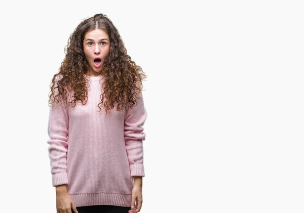 Bella Bruna Capelli Ricci Giovane Ragazza Indossa Maglione Invernale Rosa — Foto Stock