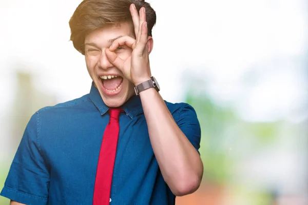 Joven Hombre Negocios Guapo Con Corbata Roja Sobre Fondo Aislado —  Fotos de Stock