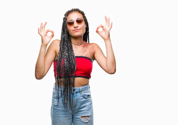 Jovem Cabelo Trançado Afro Americano Com Marca Nascimento Vestindo Óculos — Fotografia de Stock