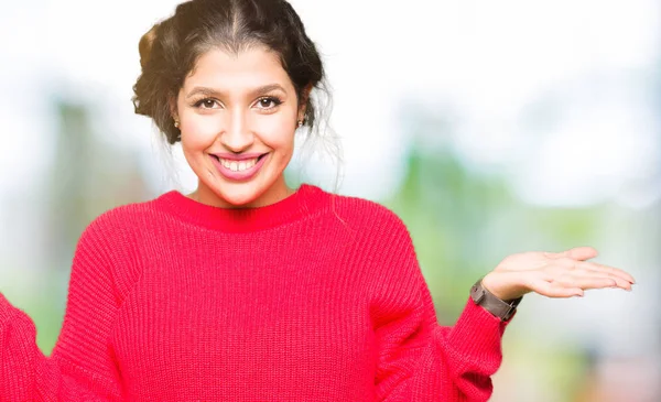 Giovane Bella Donna Indossa Maglione Rosso Panino Sorridente Mostrando Entrambe — Foto Stock