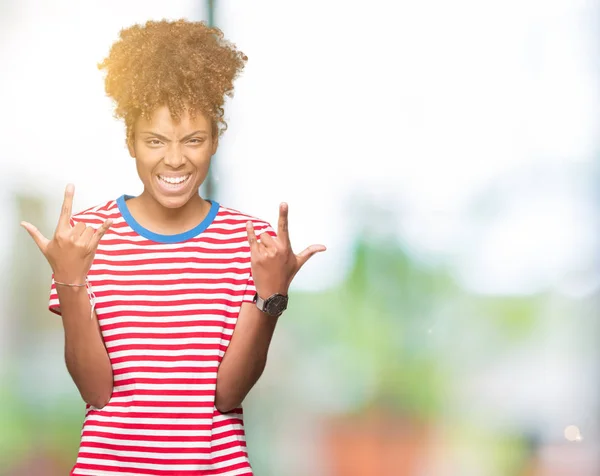 Bella Giovane Donna Afro Americana Sfondo Isolato Gridando Con Espressione — Foto Stock