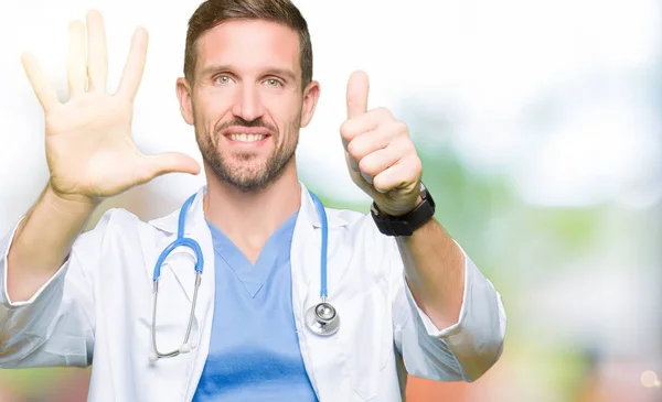 Handsome Doctor Man Wearing Medical Uniform Isolated Background Showing Pointing — Stock Photo, Image
