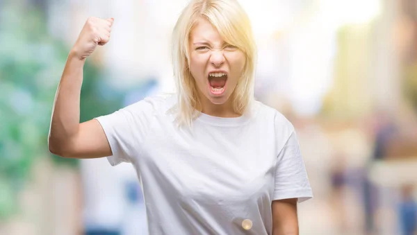 Joven Mujer Rubia Hermosa Con Camiseta Blanca Sobre Fondo Aislado —  Fotos de Stock