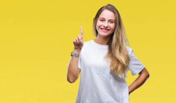 Jovem Bela Mulher Loira Vestindo Casual Shirt Branca Sobre Fundo — Fotografia de Stock