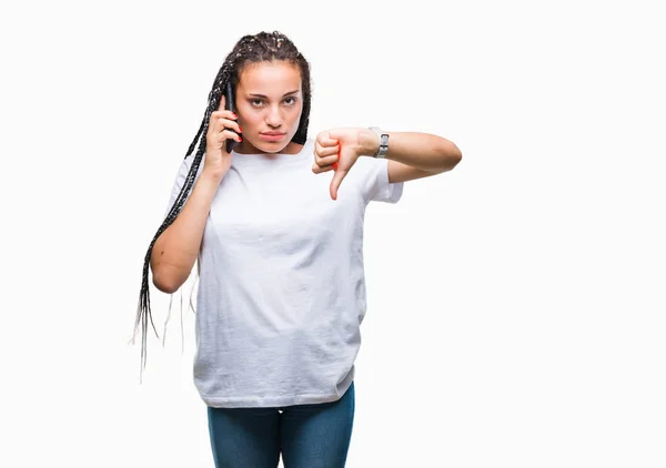 Jovem Trançado Cabelo Afro Americano Menina Mostrando Chamada Usando Smartphone — Fotografia de Stock