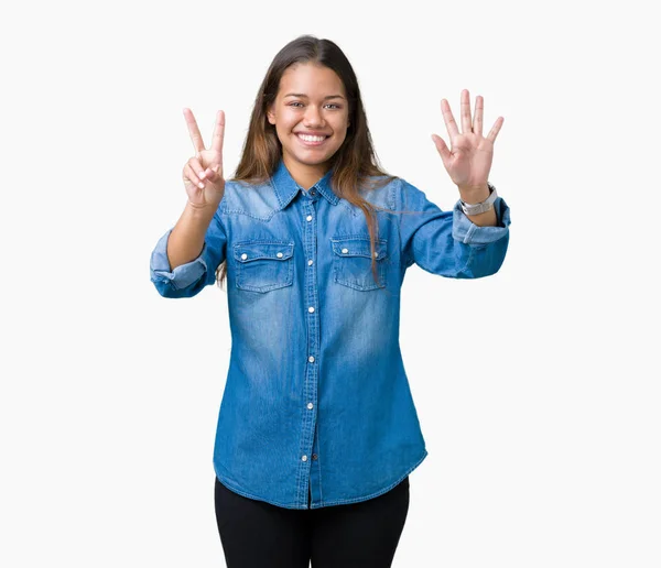 Jovem Bela Mulher Morena Vestindo Camisa Jeans Azul Sobre Fundo — Fotografia de Stock