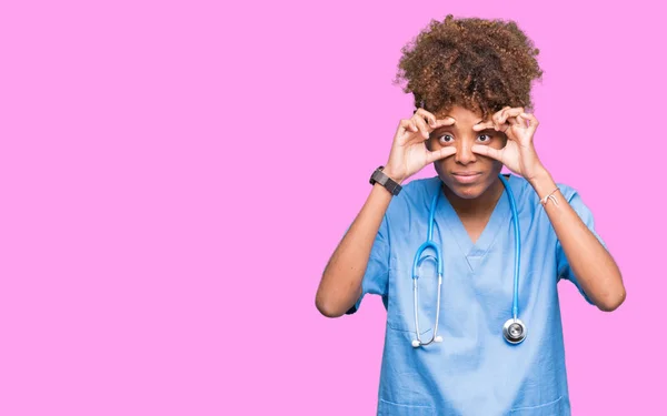 Young African American Doctor Woman Isolated Background Trying Open Eyes — Stock Photo, Image