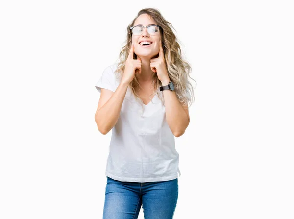 Linda Jovem Loira Usando Óculos Sobre Fundo Isolado Sorrindo Com — Fotografia de Stock