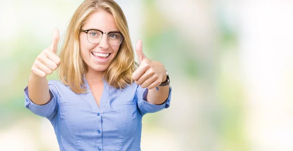 Mulher Negócios Jovem Bonita Sobre Fundo Isolado Aprovando Fazer Gesto — Fotografia de Stock