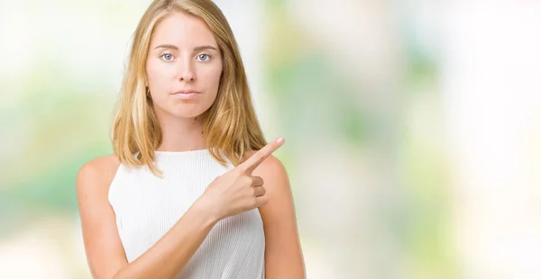 Mooie Elegante Jongedame Geïsoleerd Background Pointing Met Hand Vinger Naar — Stockfoto