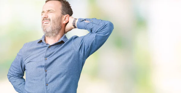 Guapo Mediana Edad Elegante Hombre Mayor Sobre Fondo Aislado Sufrimiento —  Fotos de Stock