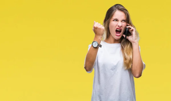 Jovem Bela Mulher Loira Chamando Usando Smartphone Sobre Fundo Isolado — Fotografia de Stock