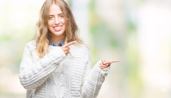 Schöne Junge Blonde Frau Trägt Winterpullover Über Isoliertem Hintergrund Lächelnd — Stockfoto