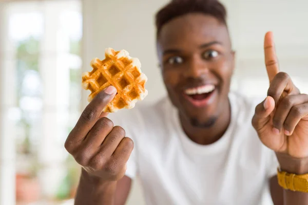 African American Man Eating Sweet Belgian Waffle Surprised Idea Question — Stock Photo, Image