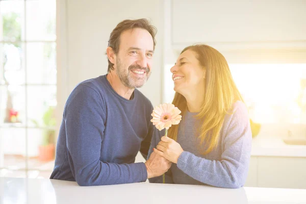 Romantic Middle Age Couple Holding Flowers Love Home — Stock Photo, Image