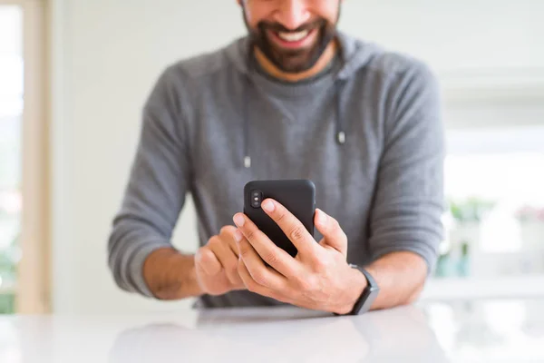 Close Man Using Smartphone Smiling — Stock Photo, Image