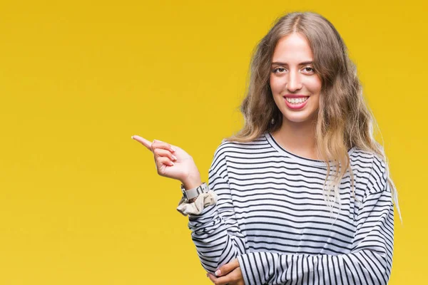 Mulher Loira Bonita Vestindo Listras Suéter Sobre Fundo Isolado Com — Fotografia de Stock