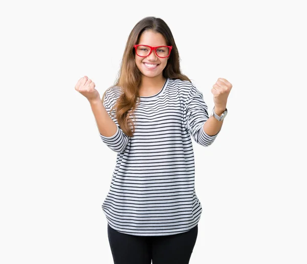 Joven Mujer Morena Hermosa Con Rayas Suéter Gafas Rojas Sobre —  Fotos de Stock