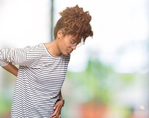 Bella Giovane Donna Afroamericana Che Indossa Occhiali Sfondo Isolato Sofferenza — Foto Stock