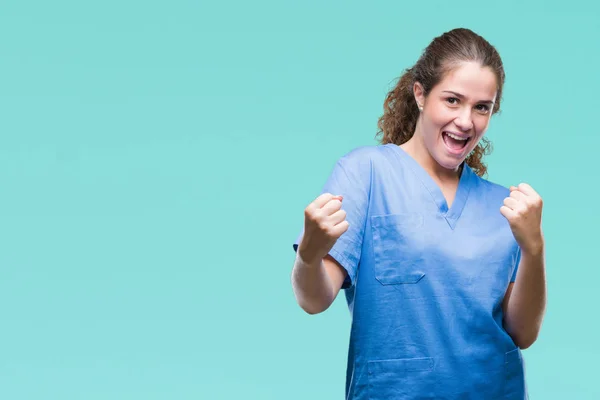 Jonge Brunette Dokter Meisje Verpleegkundige Chirurg Uniform Dragen Geïsoleerde Achtergrond — Stockfoto