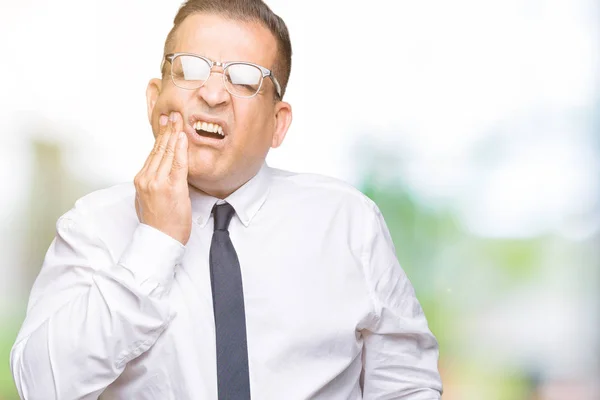 Medelåldern Bussines Arabiska Mannen Bär Glasögon Över Isolerade Bakgrund Att — Stockfoto