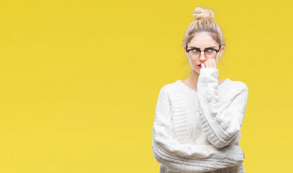 Jonge Mooie Blonde Vrouw Bril Geïsoleerde Achtergrond Zoek Gestresst Nerveus — Stockfoto